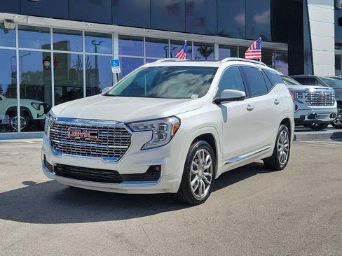 Used 2024 GMC Terrain Denali w/ Denali Premium Package image 1