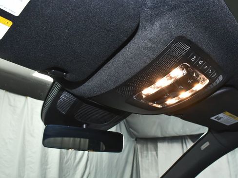 Used 2025 Mercedes-Benz GLS 450 4MATIC image 43
