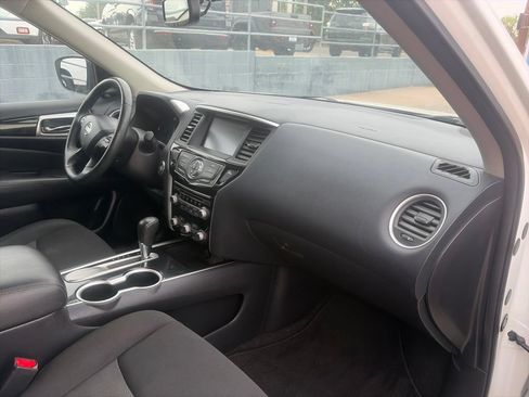 Used 2020 Nissan Pathfinder SV FWD image 20