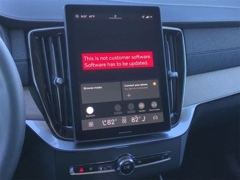 New 2026 Volvo XC90 B6 Plus w/ Protection Package Premier image 27