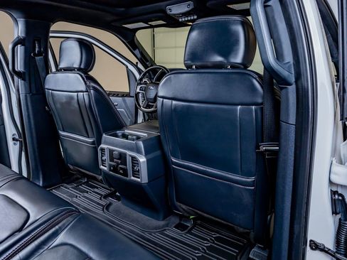 Used 2022 Ford F250 Platinum w/ FX4 Off-Road Package AWD/4WD image 32