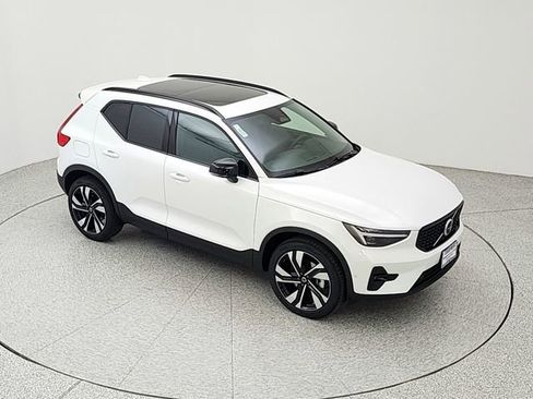 New 2026 Volvo XC40 B5 Plus w/ Protection Package Premier AWD/4WD image 15