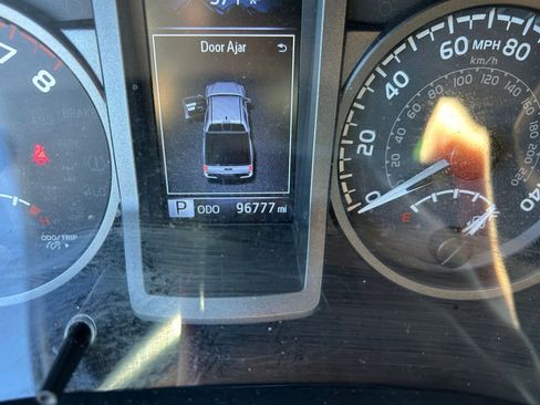 Certified 2019 Toyota Tacoma TRD Off-Road image 16