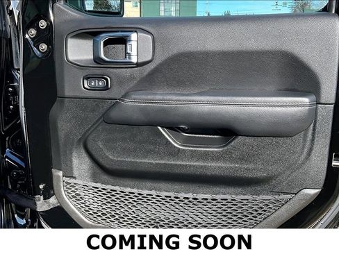 Used 2022 Jeep Wrangler Unlimited Sahara image 24