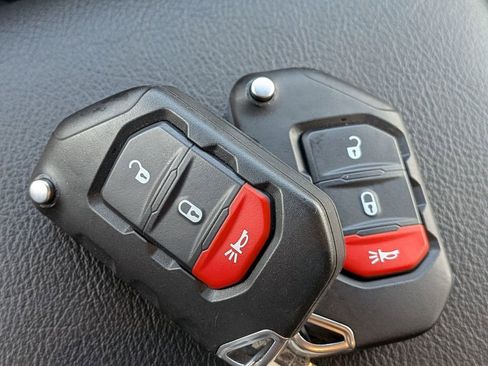 Used 2024 Jeep Wrangler Unlimited Rubicon AWD/4WD image 28