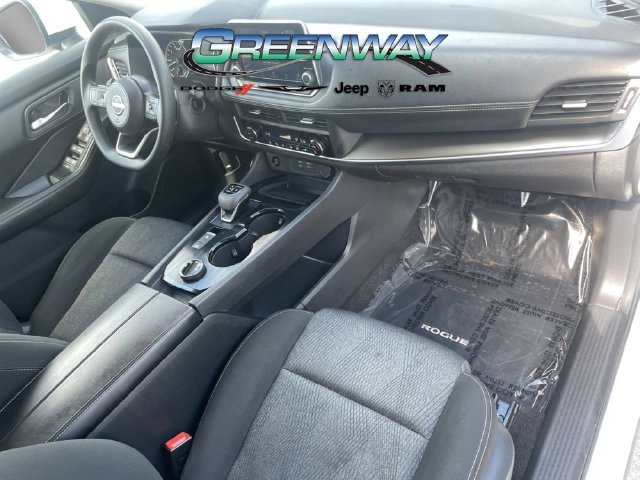 Used 2024 Nissan Rogue SV AWD/4WD image 9