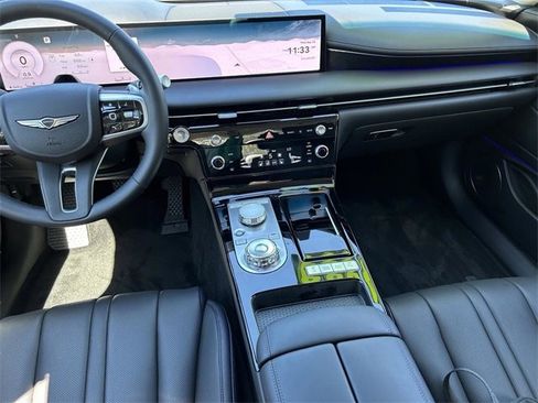 Used 2025 Genesis G80 2.5T image 11