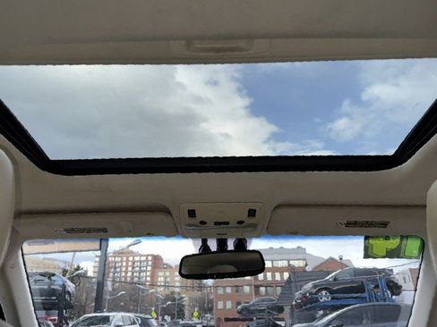 Used 2014 Lexus ES 300h Hybrid w/ Luxury Package w/Bamboo Trim image 31