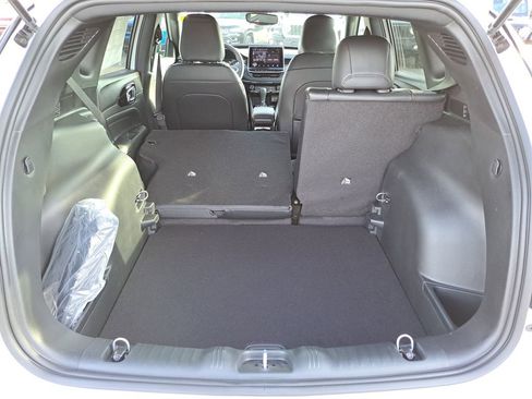 New 2026 Jeep Compass Latitude AWD/4WD image 6