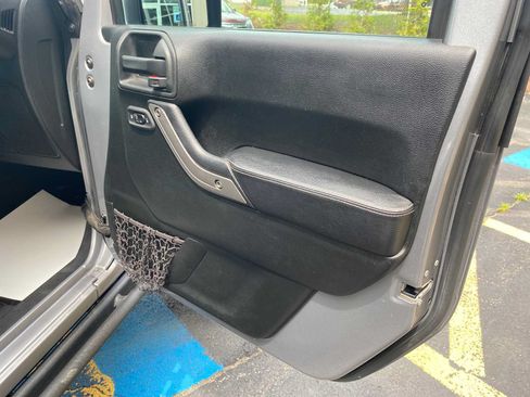Used 2018 Jeep Wrangler Unlimited Sport AWD/4WD image 41