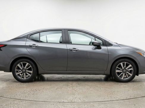 Used 2025 Nissan Versa SV FWD image 11
