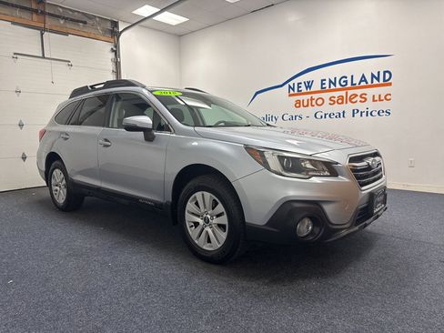 Used 2018 Subaru Outback 2.5i Premium AWD/4WD image 4