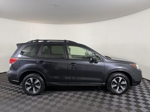 Used 2017 Subaru Forester 2.5i Premium w/ All-Weather Package AWD/4WD image 4
