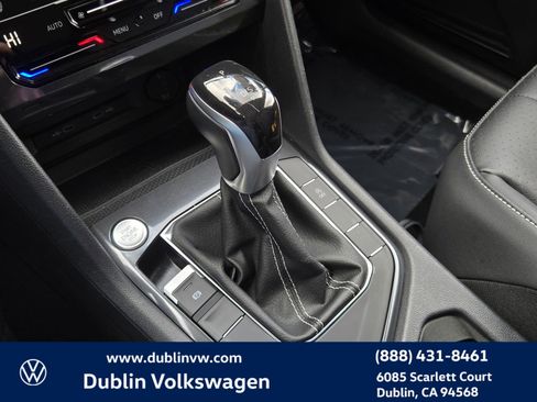 Certified 2023 Volkswagen Tiguan SE w/ Panoramic Sunroof Package image 19