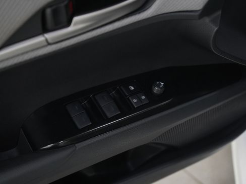 Used 2025 Toyota Camry SE image 17