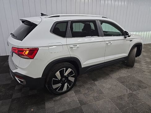 Used 2023 Volkswagen Taos SEL AWD/4WD image 3