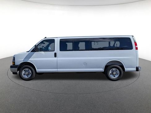 Used 2025 Chevrolet Express 3500 LT w/ LT Preferred Equipment Group RWD image 8