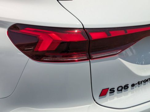 New 2027 Audi SQ6 e-tron Premium Plus AWD/4WD image 14