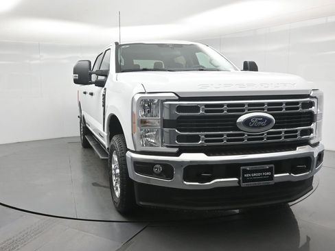 New 2026 Ford F250 XLT w/ FX4 Off-Road Package image 52