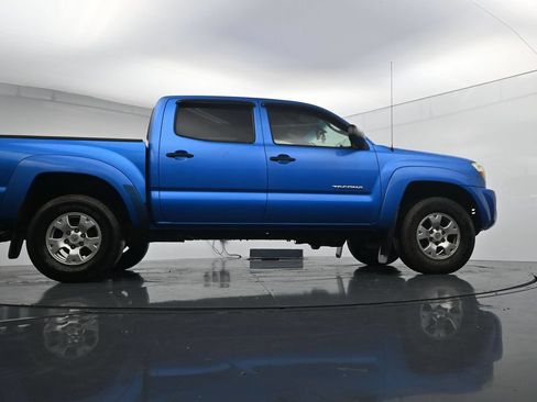 Used 2011 Toyota Tacoma 4x4 Double Cab w/ SR5 Pkg #2 image 24