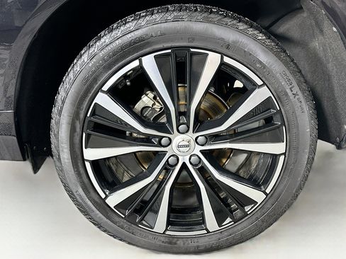 Used 2024 Volvo XC60 B5 Plus image 11