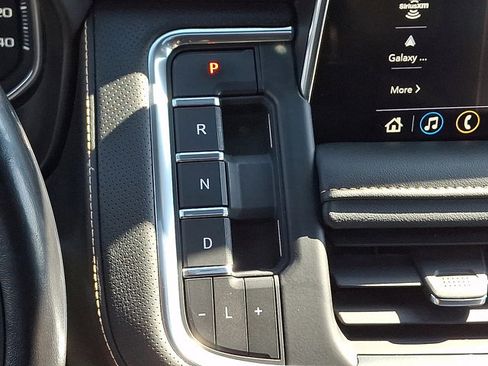 Used 2021 GMC Yukon AT4 w/ Rear Media and Nav Package AWD/4WD image 14