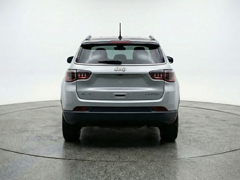 Used 2025 Jeep Compass Limited AWD/4WD image 7