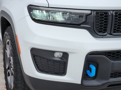 Used 2022 Jeep Grand Cherokee Trailhawk w/ Luxury Tech Group III AWD/4WD image 10