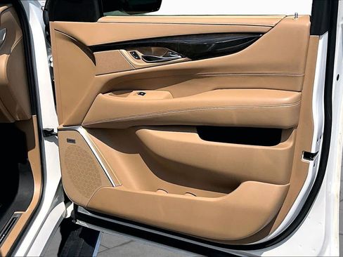Used 2020 Cadillac Escalade Platinum AWD/4WD image 23