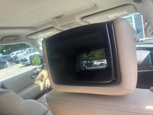 Used 2022 Nissan Armada Platinum w/ Captain's Chairs Package AWD/4WD image 11