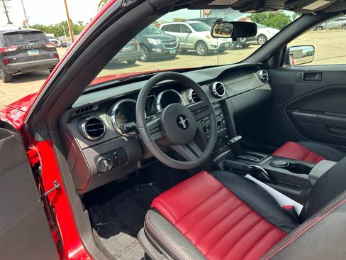 Used 2007 Ford Mustang Convertible RWD image 11