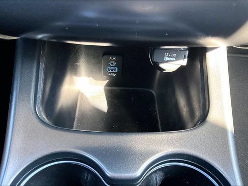 Used 2020 Dodge Journey SE w/ SE Popular Equipment Group FWD image 35