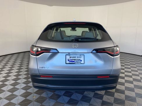 Used 2023 Honda HR-V LX image 5