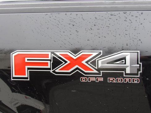 Used 2022 Ford F150 Lariat w/ Equipment Group 502A High image 9