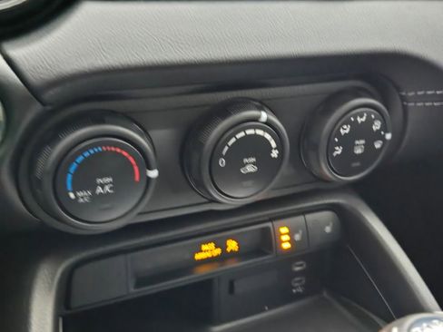 New 2025 MAZDA MX-5 Miata Club w/ Weather Package image 15