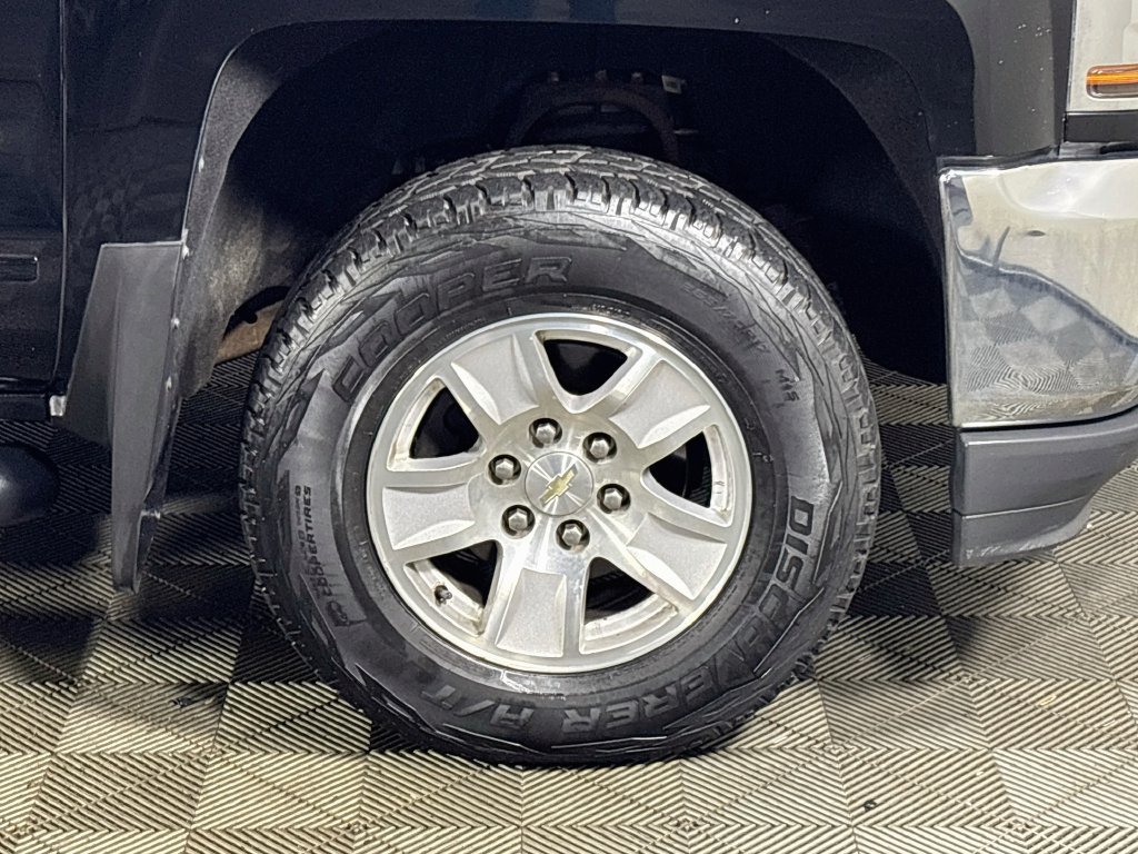 Used 2018 Chevrolet Silverado 1500 LT w/ All Star Edition AWD/4WD image 22