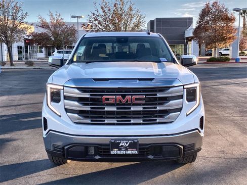 New 2026 GMC Sierra 1500 SLE w/ Preferred Package image 17