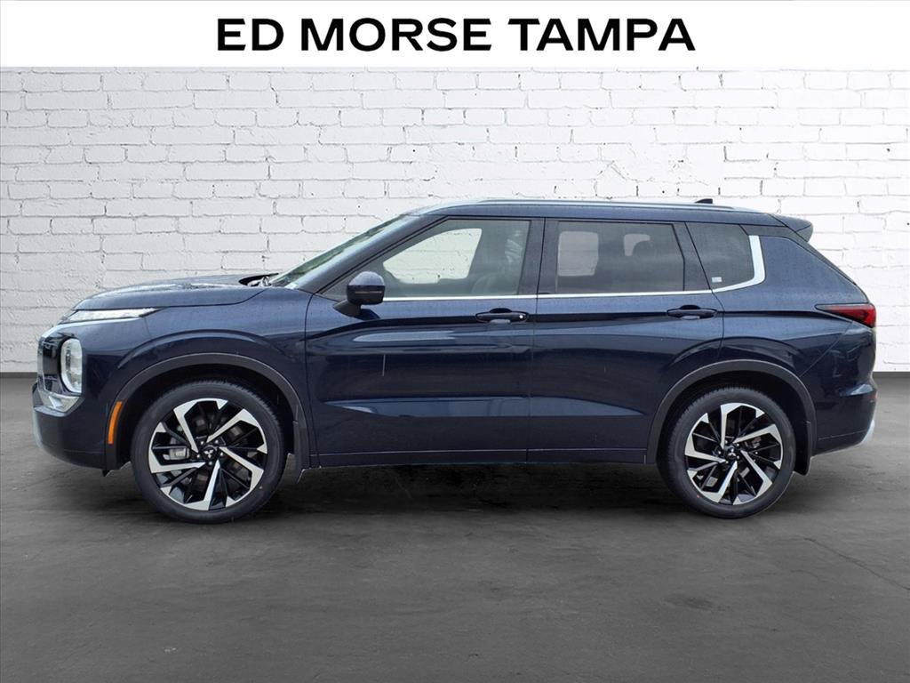 Used 2024 Mitsubishi Outlander SEL FWD image 2