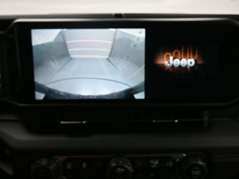 Used 2025 Jeep Wrangler Unlimited Rubicon 4xe w/ Convenience Group AWD/4WD image 25