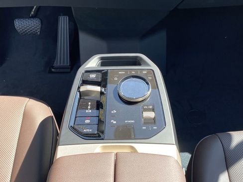 New 2026 BMW iX xDrive45 image 33