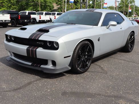 Used 2023 Dodge Challenger SRT Hellcat w/ Driver Convenience Group RWD image 29