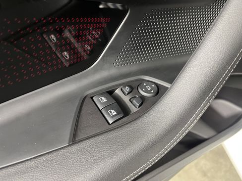 Used 2025 BMW M240i xDrive Coupe w/ Premium Package image 19