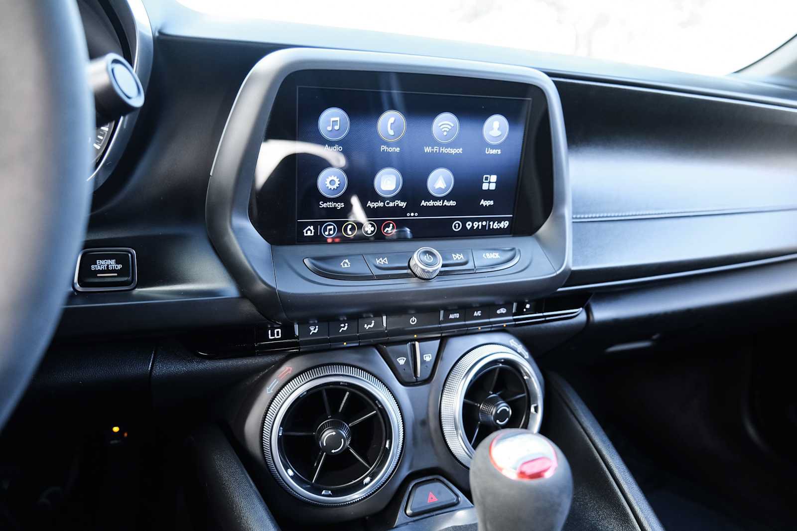 Used 2020 Chevrolet Camaro RWD image 38