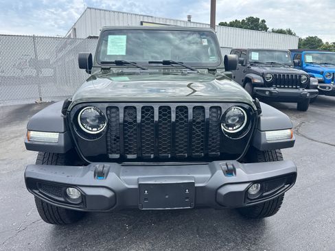 Used 2023 Jeep Wrangler Unlimited w/ Cold Weather Group AWD/4WD image 2