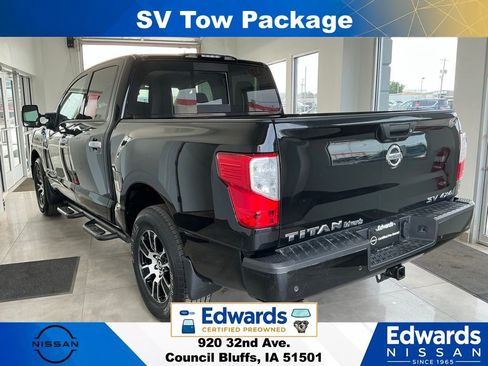 Used 2021 Nissan Titan SV w/ SV Convenience Package AWD/4WD image 6
