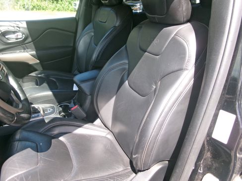 Used 2018 Jeep Cherokee Limited w/ Trailer Tow Group image 11