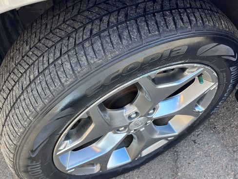 Used 2016 Subaru Forester 2.5i Touring w/ Eyesight & Navigation System image 25