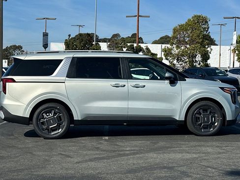 New 2026 Kia Carnival EX image 3