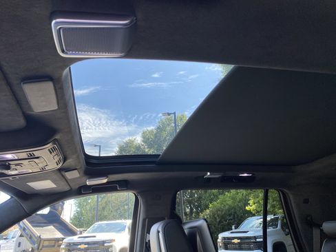 Used 2024 Cadillac Escalade V w/ LPO, ONYX Package image 35