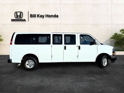Used 2024 Chevrolet Express 3500 LS RWD image 2